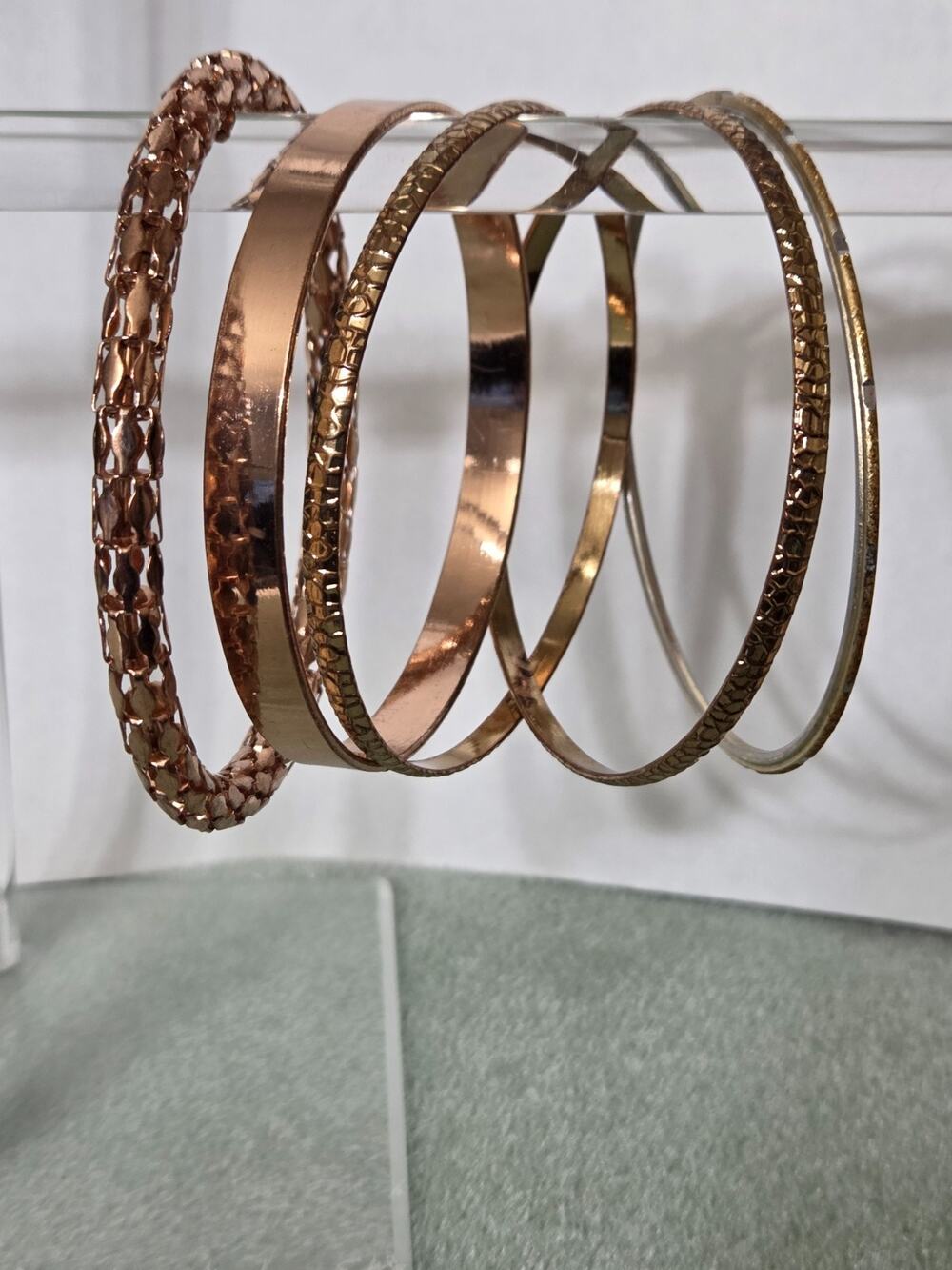 Lot of 4 Gold & Rose Gold Tone Vintage Style Bangle Bracelets #EAB1